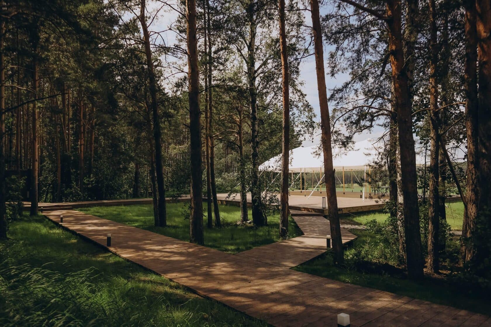Територія глемпінгу «Двері в ліс»